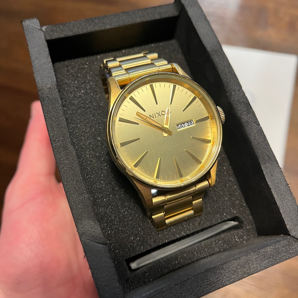 Beautiful Nixon 42mm Stainless Steel Sentry SS - All Gold Finish